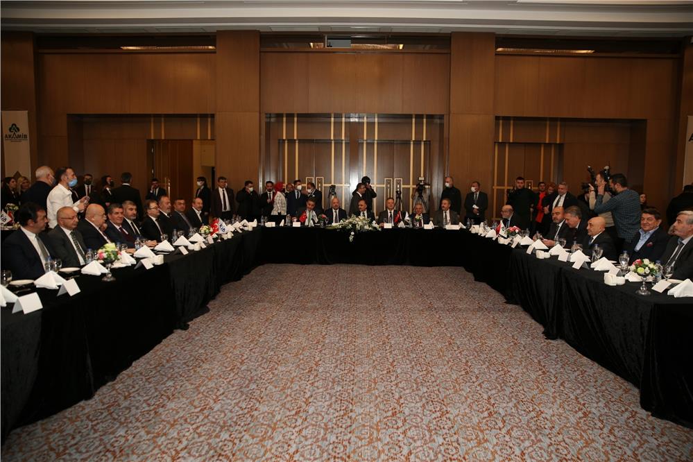 İŞ İNSANLARIMIZ BİZİM YÜZ AKIMIZ