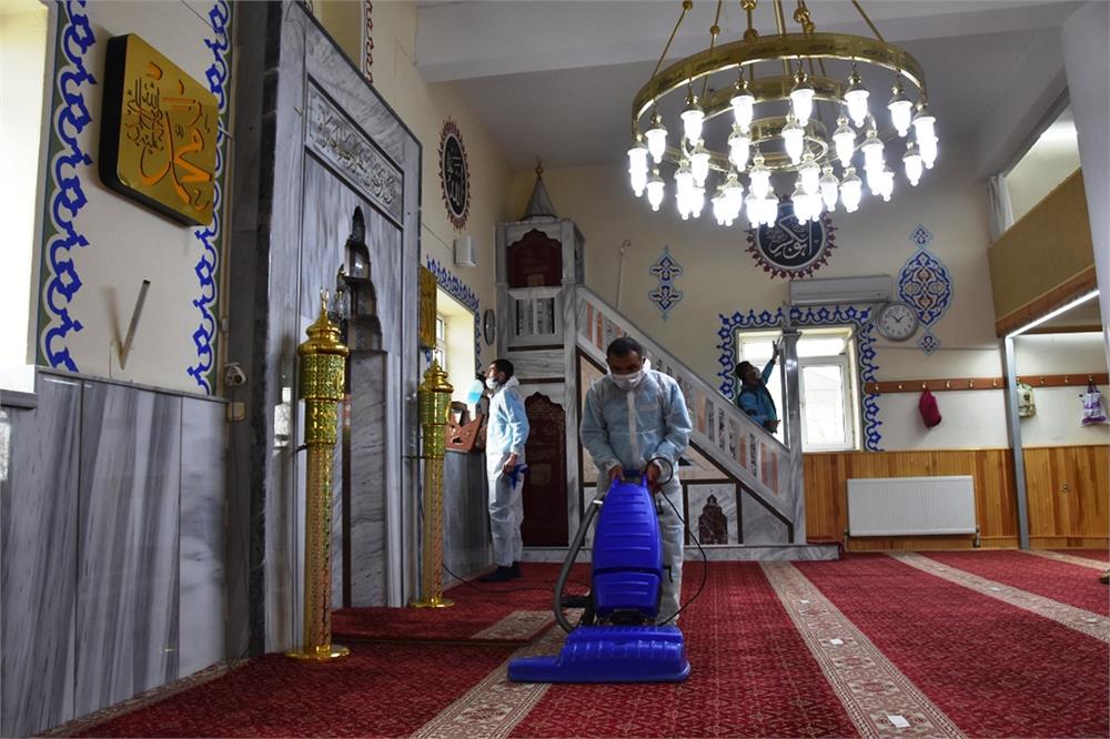 CAMİLER RAMAZAN AYINDA DA GÜL KOKUYOR