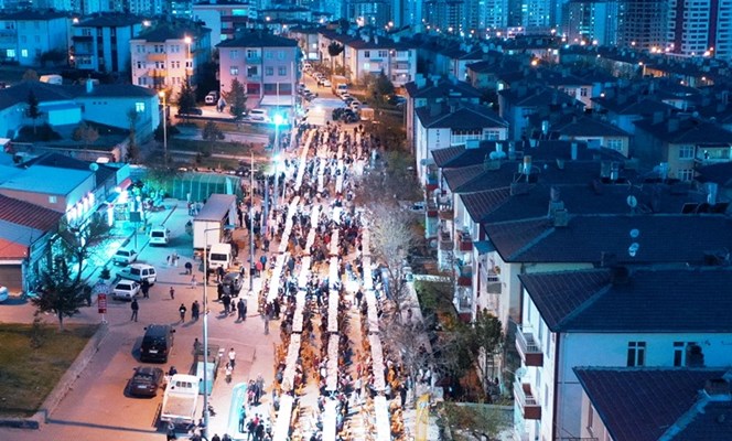 DÖRT BİN KİŞİLİK İFTAR