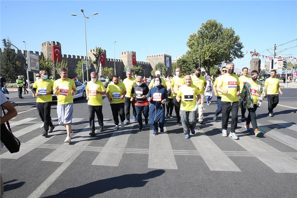 KAYSERİ YARI MARATONUN İKİNCİSİ GELİYOR.