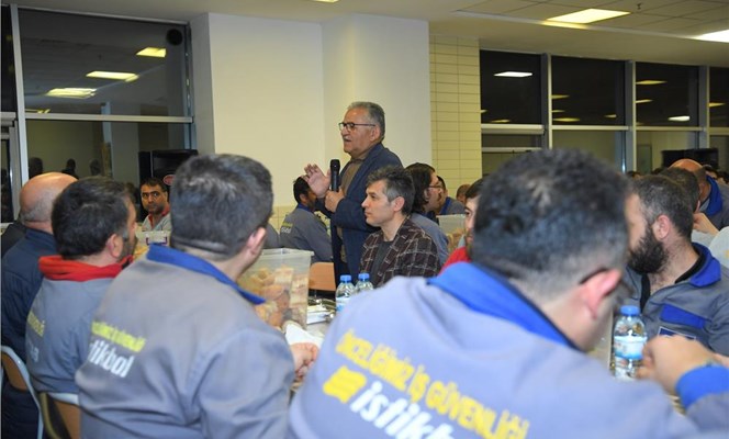 MEMDUH BAŞKAN SAHURU MOBİLYA İŞCİLERİYLE YAPTI