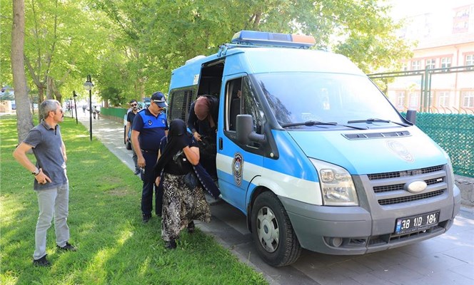 Büyükşehir Zabıtası ve Güven Timleri Dilencilere Göz Açtırmıyor