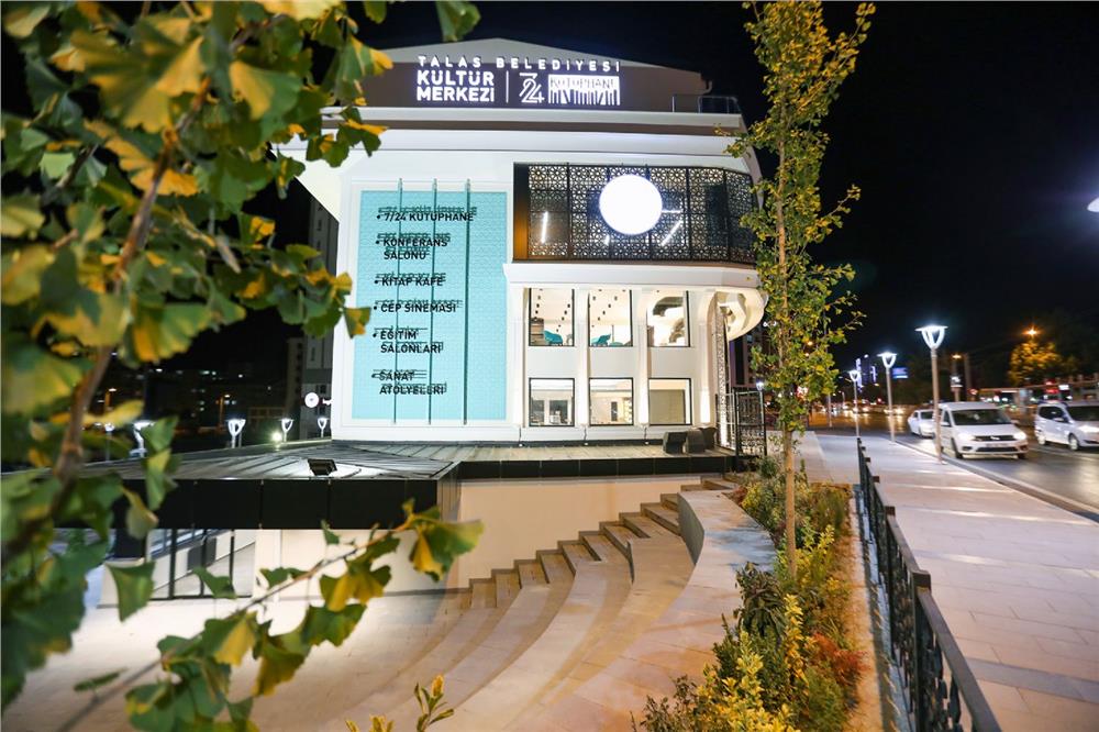 ‘UYUMAYAN KÜTÜPHANE 500 BİN